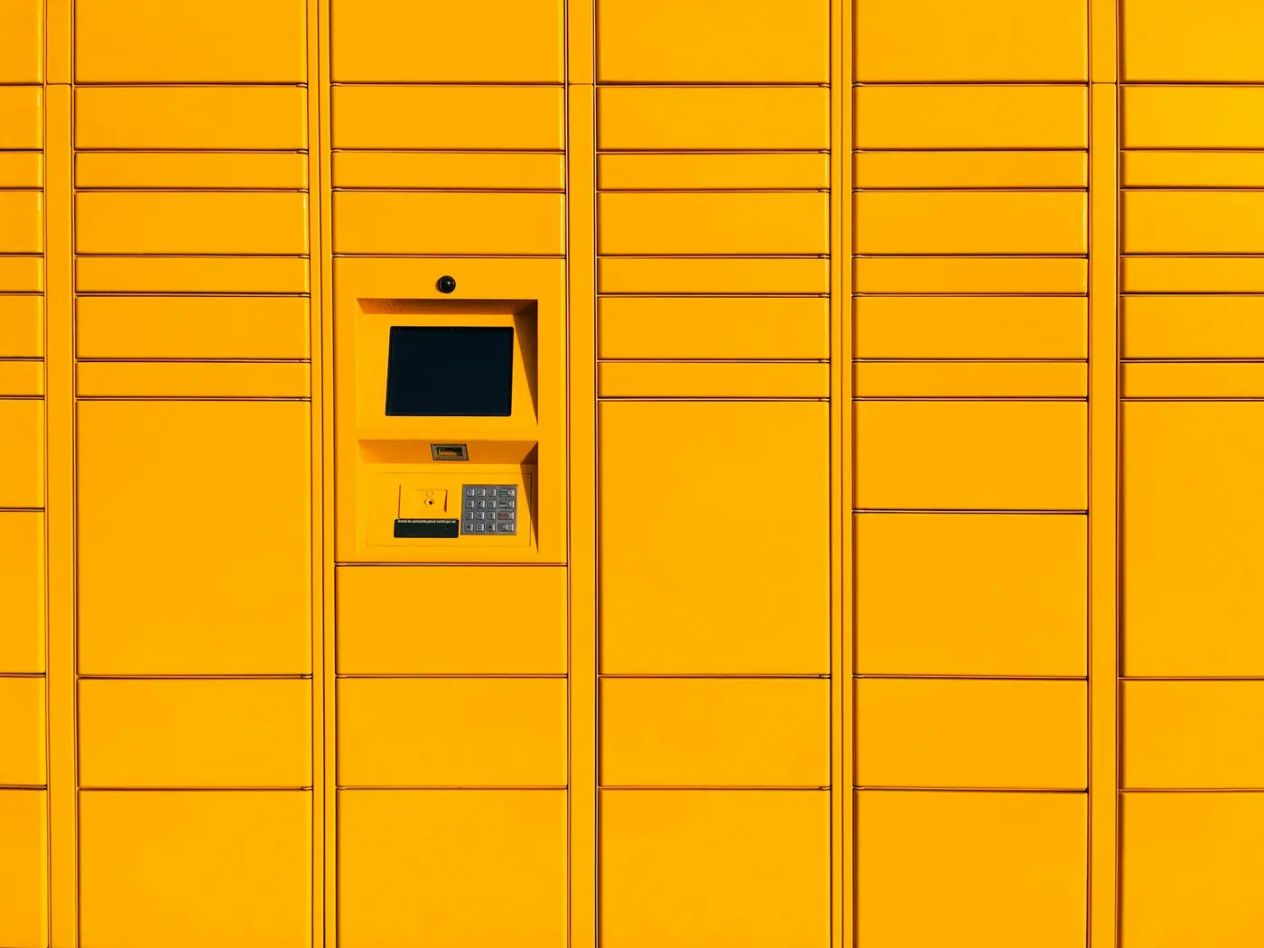 Parcel lockers: new trend or reality for independent couriers in the UK?